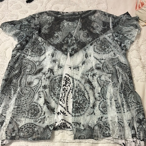 Women's Paisley Lace Top - Picture 3 of 3